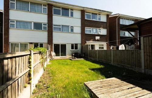 Homely Hornchurch - 5 Bed House - Foto 14