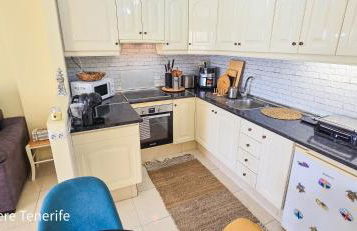 Mona Golf - South Tenerife - Aircon, private parking with heated pool - Photo 16