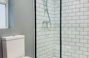 Spectacular sea view, walk to beach, pubs & cafes - Foto 6