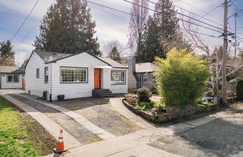 2025 Built Single-Level 2BR Serene Home with 2 AC - Foto 27