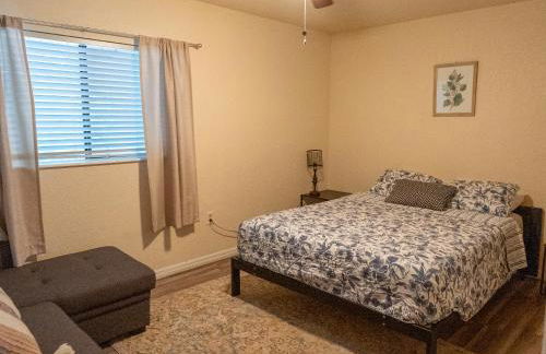 Cute home w/ massage chair and wifi - Foto 31