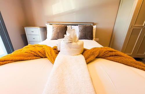 INACTIVE The A 1 Bedroom Apartment by AltoLuxoExperience Short Lets & Serviced Accommodation with Parking & Wifi - Foto 1