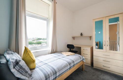 Spacious 4BR, Parking, Near Centre, Accommodates 7 - Foto 12