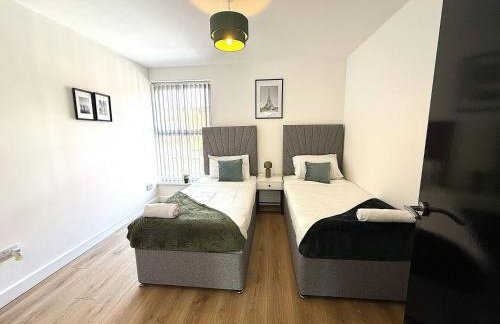 Stylish 3BR 18mins to Peak District,Free, Parking Wifi,Netflix ,Sky Sports - Photo 10