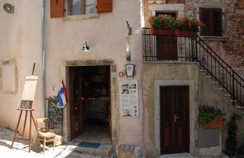 Kamene Priče rooms, music and food - Photo 13