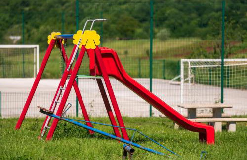 Family holiday house with private pool and playground - Foto 47