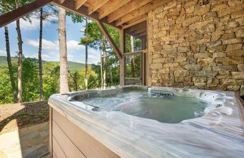 Copperline Lodge - Luxury Creekside Retreat - Creekside Views, Hot Tub, Game Room, Outdoor Fireplaces, Chef Kitchen, Fire Pit - - Foto 6