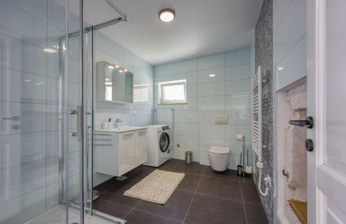 Villa Galant with Pool and Sauna - Happy Rentals - Foto 11