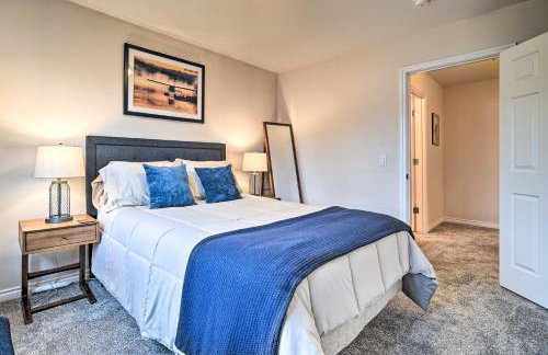 Sleek Escape with Balcony Less Than 1 Mi to 5th Avenue! - Photo 19