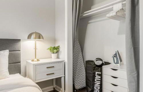 Apartment Kansas City 15mins to KCI with a KING bed and work desk - Foto 8