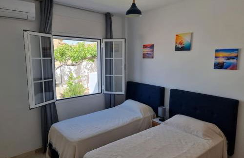 Casa amplia, piscina privada, 4 dormitorios y playa cercana - Foto 22