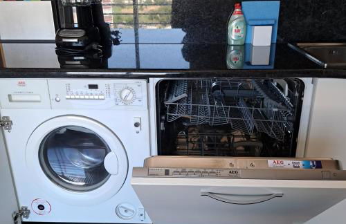 Haven in Lisbon - Exquisite Top Floor with 7 meters Balcony to the Longest Waterfront in Lisbon - Foto 21