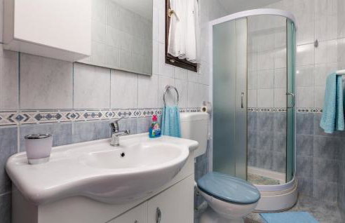 1 Bedroom Beautiful Apartment In Jablanac - Photo 20