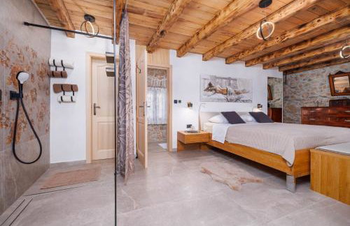 Villa Melary with Pool and Jacuzzi - Photo 23