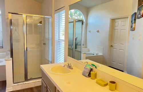 270 - Gracious 3 Bedroom Home Near Disney with Pool - Foto 39