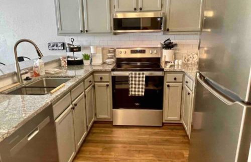 Beechside Breeze Luxury Condo with Pool Hot tub - Foto 61