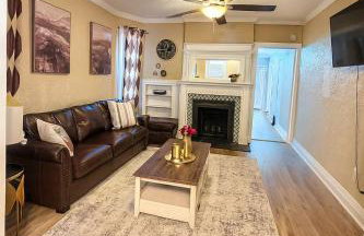 Beautiful 4Bedroom Retreat Close to Niagara Falls Your Home Away from Home - Foto 6