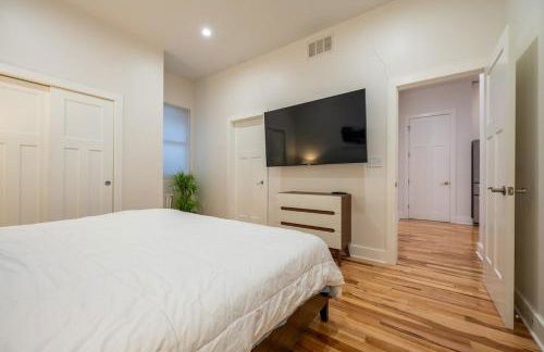 Modern Fountain Square Mansion with Hot Tub & Rooftop Patio- Family Friendly - Foto 32