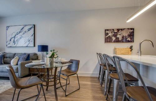 New East Nash - King Bed Short Drive to Dwntwn - Foto 7