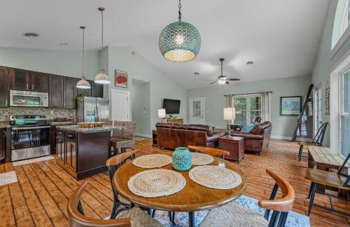 Mariposa Moon Cottage at Sleepy Creek - Wifi, Deck, Fire Pit, Creekside, View - Photo 28