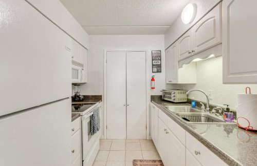 Waterfront Community w/ Perks: Mary Esther Condo - Foto 6