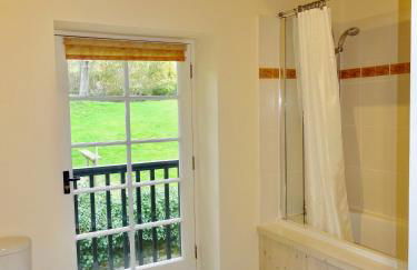 Glanhenwye Courtyard Cottages - Photo 39