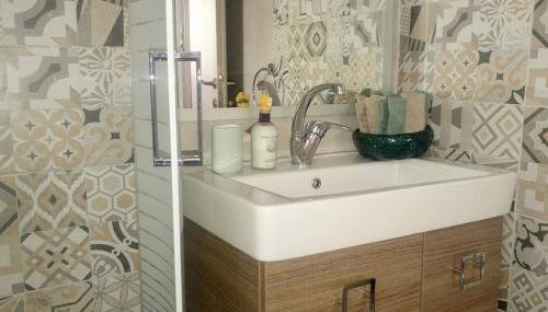 Bright and airy home 50 meters from the beach - Foto 4