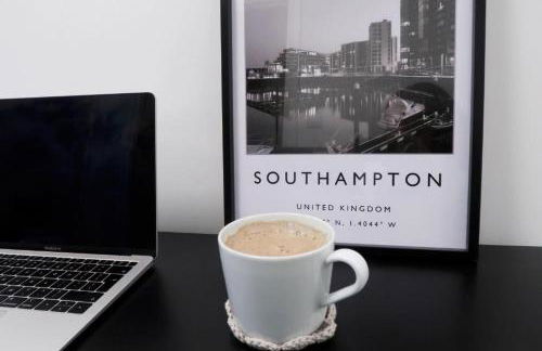 Modern 3 Bed House nr Southampton Town-Parking Contractors Welcome - Foto 13