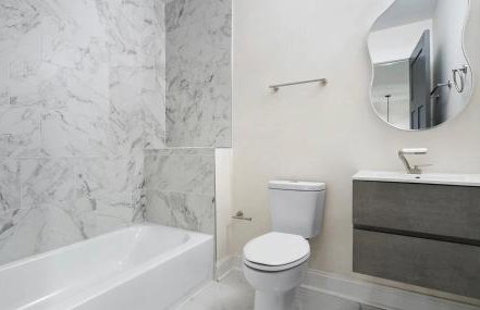 Brand New 4BR Near Downtown and Lucas Oil Stadium - Photo 19