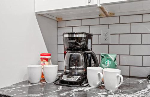 King Bed Suite With Free Parking, Step Free Access - Foto 18