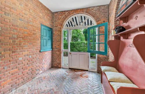 Private Resort Mansion with Pool - Foto 29