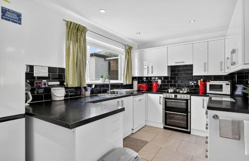 Hillsborough Home from Home, Garden and 2x Parking by StayByNumbers - Foto 13