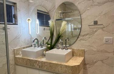 Belíssima casa próximo ao altodromo e flamboyant - Foto 17