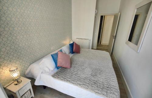 Rua Nova Apartment 28, 3 Dormitorios, WIFI, PS4 y Netflix, a 200m Catedral - Foto 23