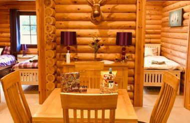 Laura's Lodge Hot Tub Log Cabin, Felmoor Park, Morpeth, Northumberland - Photo 6