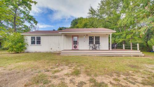 Rural Spiro Getaway with Private Deck! - Foto 3