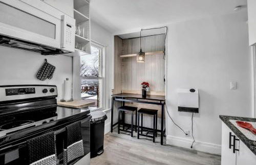 Spacious 4BR Near UB Niagara Falls - Pet Friendly - Photo 10