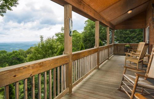 Cabin with amazing long-range mountain views, hot tub, fire pit, EV connection - Foto 8