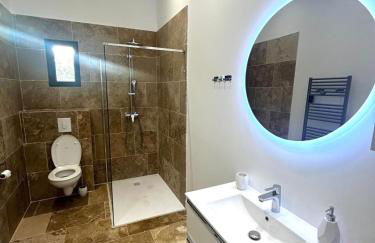 Maison "COSY" avec Parking Privé et Climatisation - Foto 5