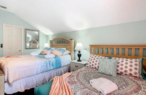 Spacious family home w pool & game room - Photo 62