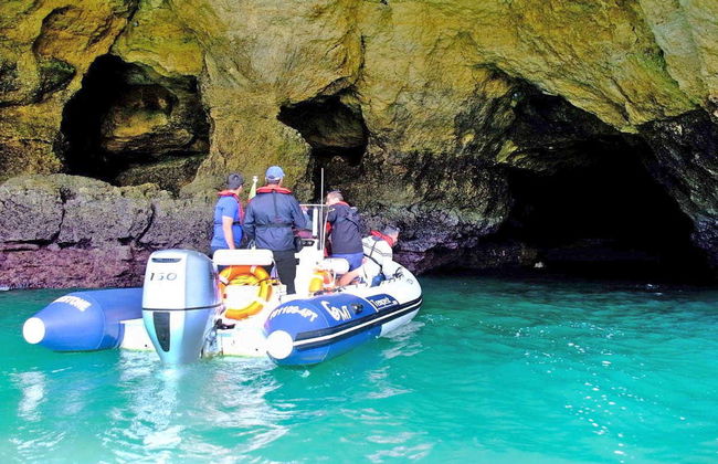 Paseo en barco por las cuevas de Benagil al amanecer o atardecer - Foto 4