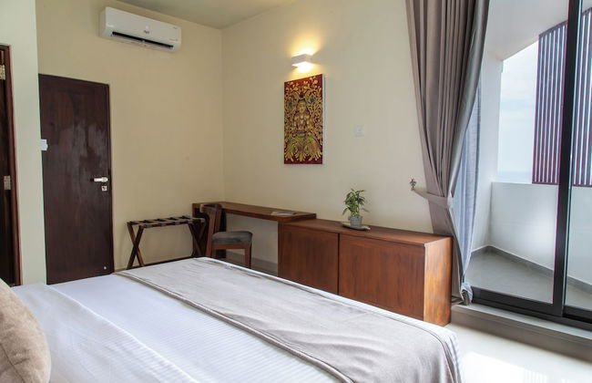 Marine Suites - Photo 12