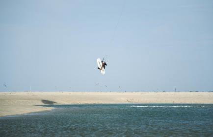 Chalé Kerstin Ar condicionado Pousada 35knots Brasil - Foto 12