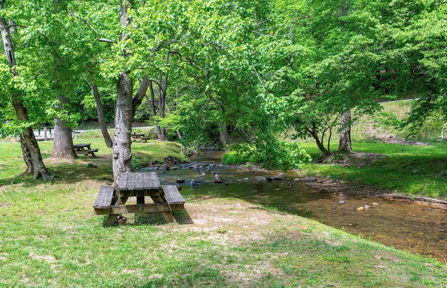 2 Bedroom Home in Ellijay! Private Hot Tub and Sunset Views - Foto 42