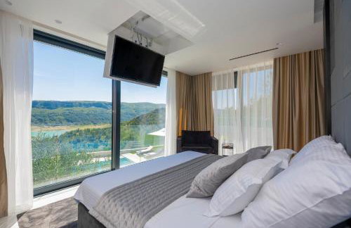 Luxury Lake-View Villa Karmen with Heated Pool, Private Spa & Sunset Terrace - Foto 23