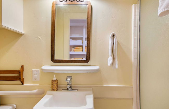 Wellsona Vineyard Retreat + Pool, Hot Tub, Views Main Home + Guest Home - Foto 24