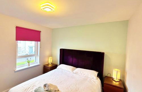 3 bed house with parking near airport - Foto 3