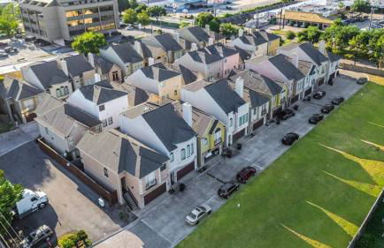 Modern Luxury Townhome in Uptown Galleria - Foto 21