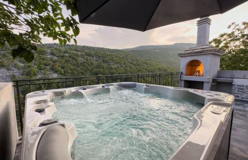 Holiday Home Vrkic with Hot Tub - Photo 1