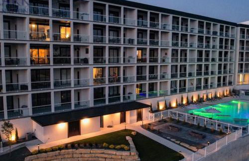 Upscale Lakeside Condo with Extraordinary Amenities at Topsider in Osage Beach 19mm - Photo 79